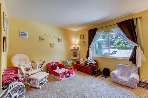 1519 Maxwell Ln, Vista, CA 92084 photo 12