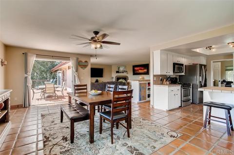 1519 Maxwell Ln, Vista, CA 92084 photo 7