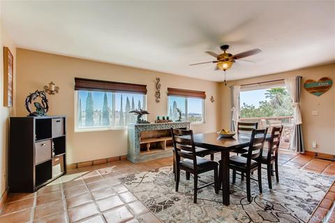 1519 Maxwell Ln, Vista, CA 92084 photo 8