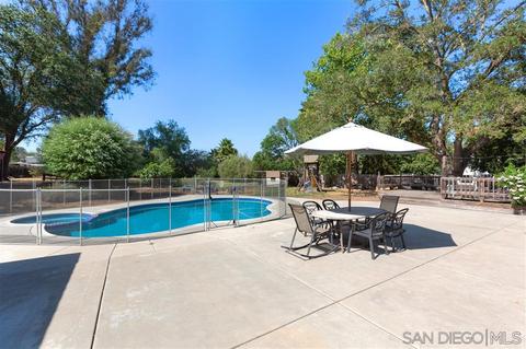 2768 Surrey Ln, Escondido, CA 92029 photo 12