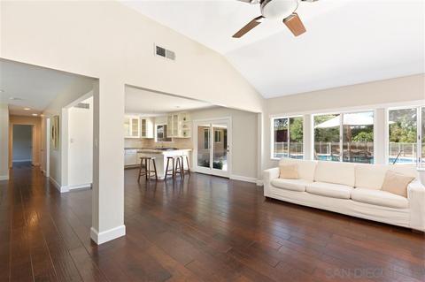 2768 Surrey Ln, Escondido, CA 92029 photo 9