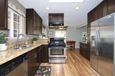 3265 Roberta Ln, Oceanside, CA 92054 photo 4