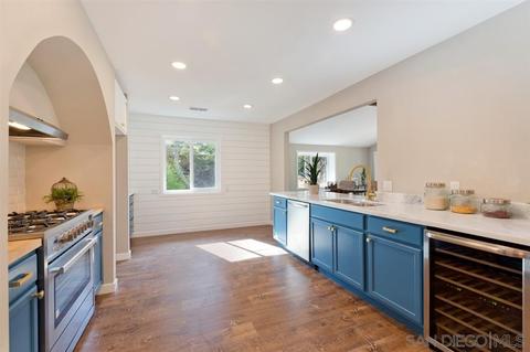 354 Beaumont Dr, Vista, CA 92084 photo 3