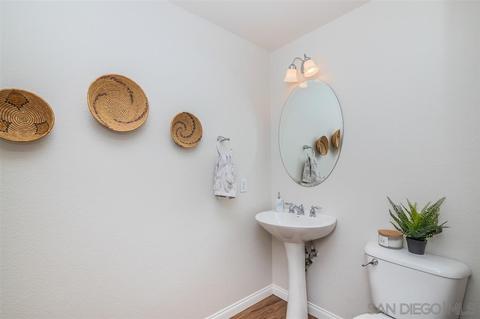 1088 Greenway Rd, Oceanside, CA 92057 photo 9