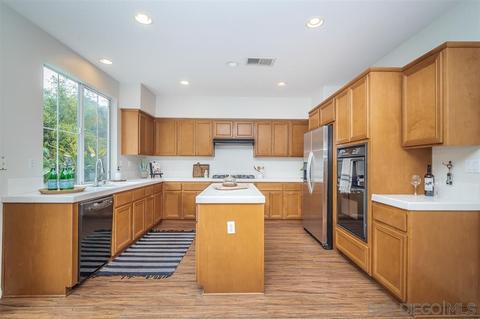 1088 Greenway Rd, Oceanside, CA 92057 photo 6