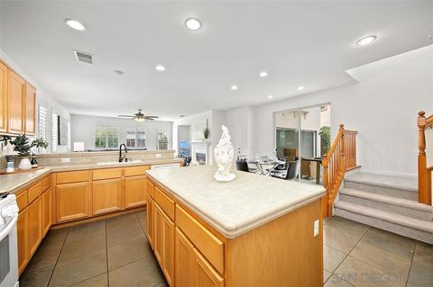 1061 Village Ct, Oceanside, CA 92057 photo 5