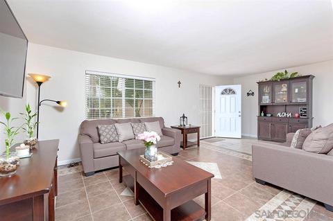738 I St, Ramona, CA 92065 photo 2