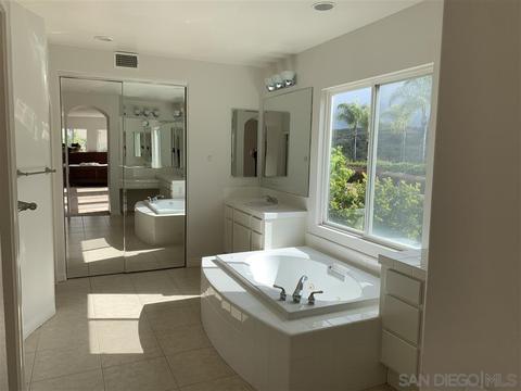 10807 Figtree Ct, San Diego, CA 92131 photo 13