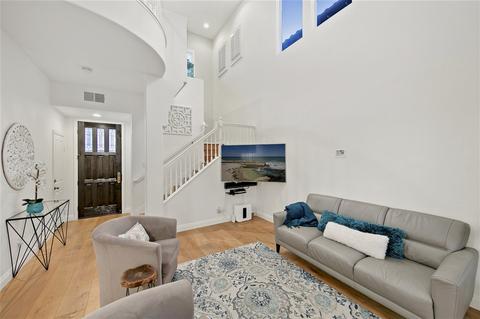 7131 Surfbird Cir, Carlsbad, CA 92011 photo 2