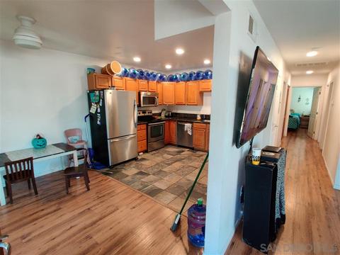 1037 E Washington Ave #4, Escondido, CA 92025 photo 3