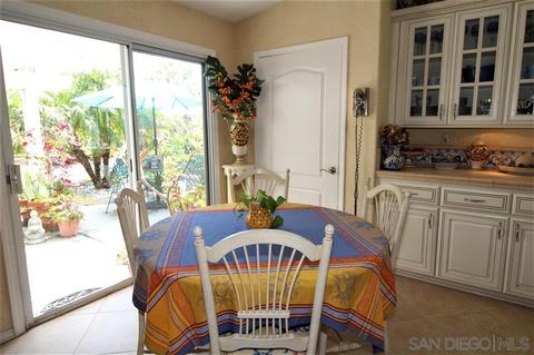 379 Rimhurst Ct, Oceanside, CA 92058 photo 9