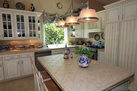 379 Rimhurst Ct, Oceanside, CA 92058 photo 7