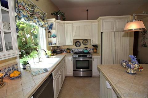 379 Rimhurst Ct, Oceanside, CA 92058 photo 8
