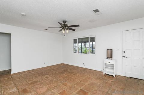 527 Ricebird Dr, Vista, CA 92083 photo 5