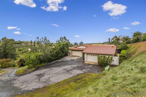 27759 Rosecrest Dr, Escondido, CA 92026 photo 4
