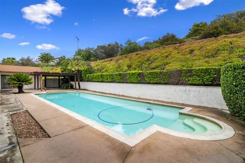 27759 Rosecrest Dr, Escondido, CA 92026 photo 3