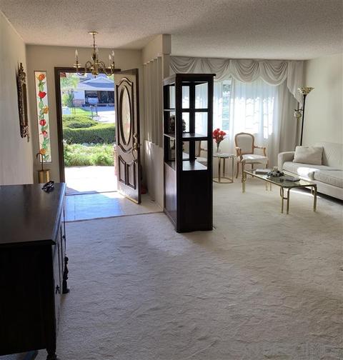838 Cypress Dr, Vista, CA 92084 photo 2
