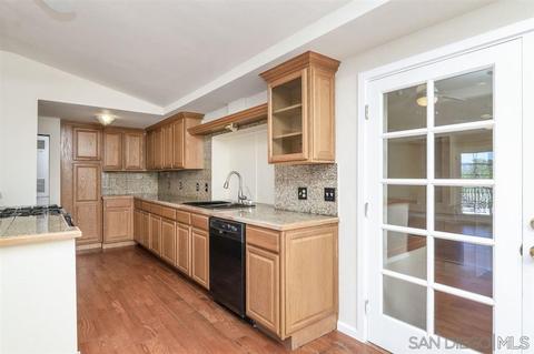 6907 Kellyn Ln, Vista, CA 92084 photo 7