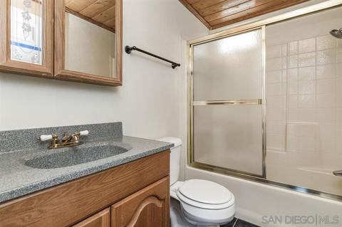 6907 Kellyn Ln, Vista, CA 92084 photo 16
