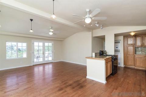 6907 Kellyn Ln, Vista, CA 92084 photo 6