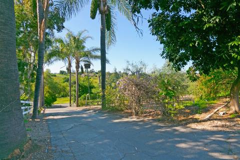 2156 Summit Dr, Escondido, CA 92025 photo 23