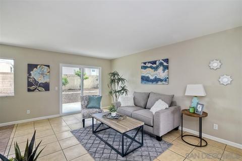 217 Avenida Descanso, Oceanside, CA 92057 photo 2