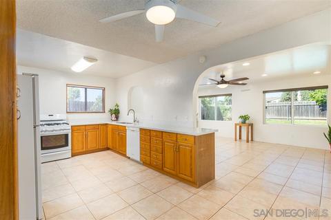 9038 Bubbling Wells Rd, Lakeside, CA 92040 photo 5