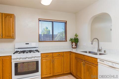 9038 Bubbling Wells Rd, Lakeside, CA 92040 photo 8