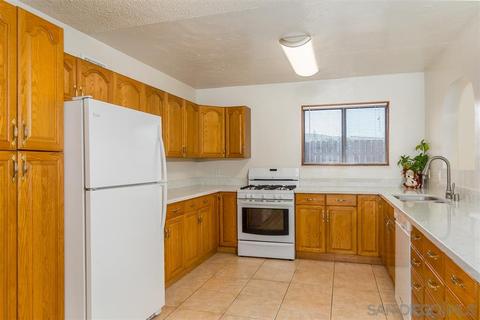 9038 Bubbling Wells Rd, Lakeside, CA 92040 photo 7