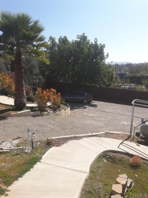 1564 York Dr, Vista, CA 92084 photo 6