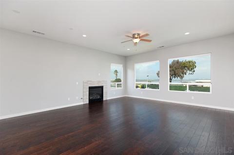 1039 Cherry Ave, Imperial Beach, CA 91932 photo 3