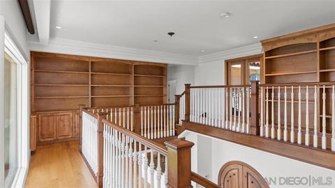 5730 Dolphin Pl, La Jolla, CA 92037 photo 11