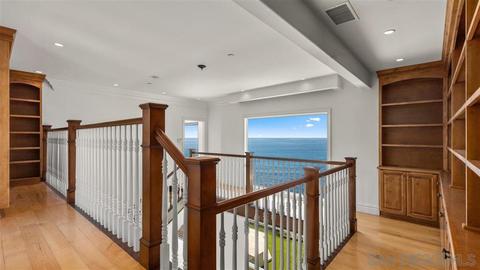 5730 Dolphin Pl, La Jolla, CA 92037 photo 10