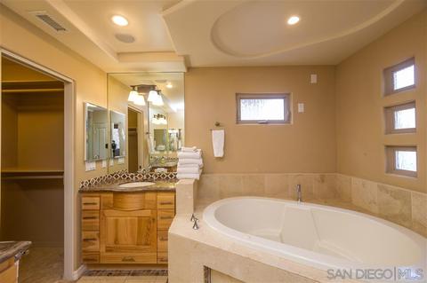 752 Devon Ct, San Diego, CA 92109 photo 20