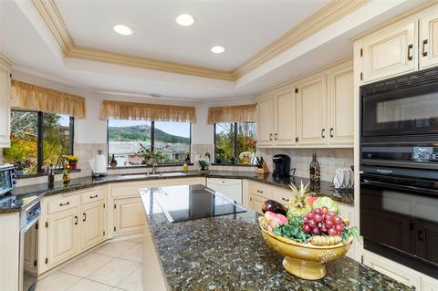 3718 Oakview Ct, Fallbrook, CA 92028 photo 9