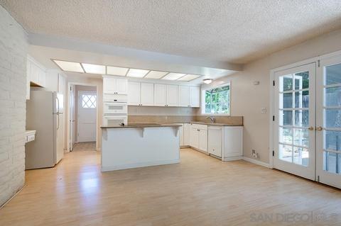 9380 Fortune Ln, La Mesa, CA 91941 photo 5