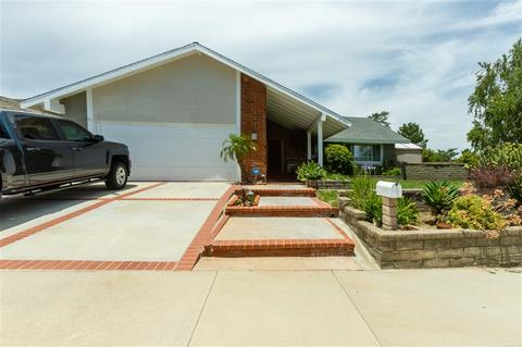 27461 Garza Dr, Santa Clarita, CA 91350 photo 1