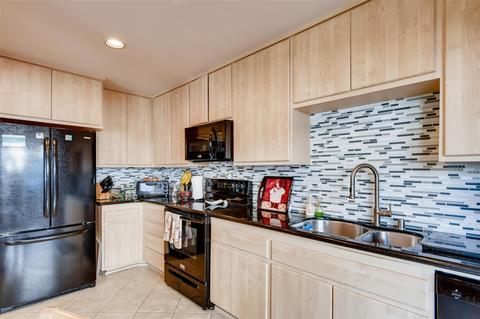 3210 Caminito Ameca, La Jolla, CA 92037 photo 2