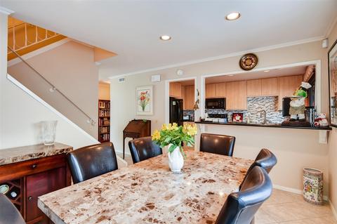 3210 Caminito Ameca, La Jolla, CA 92037 photo 3