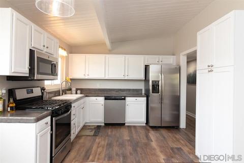 625 Maria Ave, Spring Valley, CA 91977 photo 4