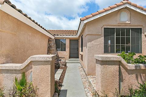4962 Lake Park Ct, Fallbrook, CA 92028 photo 3