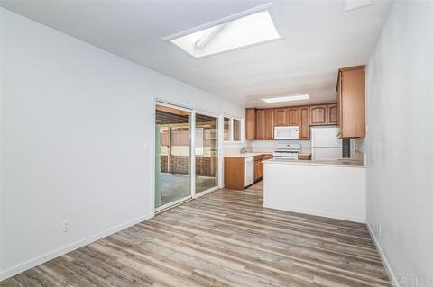 1807 Goodwin Dr, Vista, CA 92084 photo 4