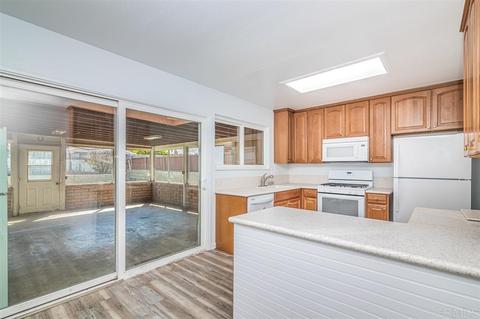 1807 Goodwin Dr, Vista, CA 92084 photo 6