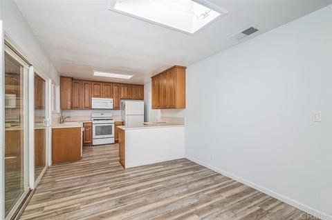 1807 Goodwin Dr, Vista, CA 92084 photo 5