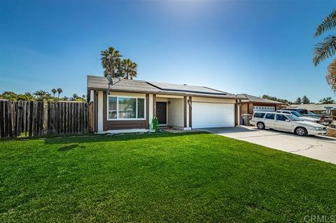 1807 Goodwin Dr, Vista, CA 92084 photo 2