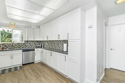 910 Caminito Madrigal #E, Carlsbad, CA 92011 photo 6