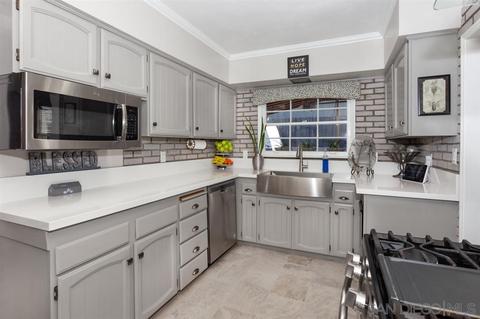 2268 Lions Gate, Vista, CA 92084 photo 6