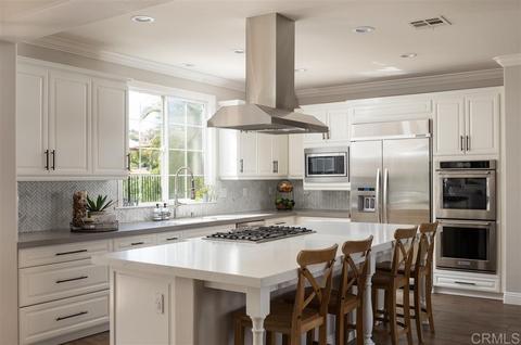 7401 Circulo Sequoia, Carlsbad, CA 92009 photo 2