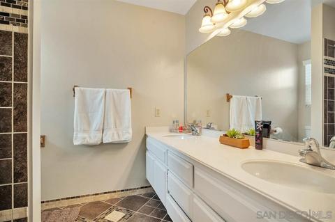 10283 Moorpark St, Spring Valley, CA 91978 photo 13