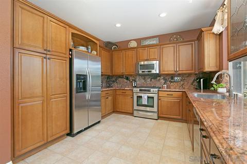 2165 Corte Acebo, Carlsbad, CA 92009 photo 6